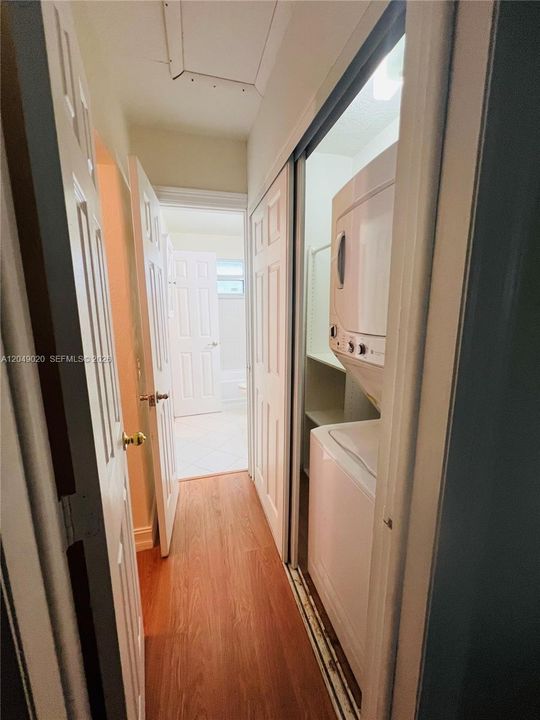 For Rent: $1,850 (1 beds, 1 baths, 752 Square Feet)