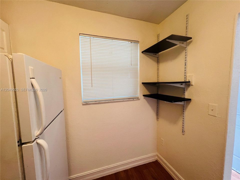 For Rent: $1,850 (1 beds, 1 baths, 752 Square Feet)