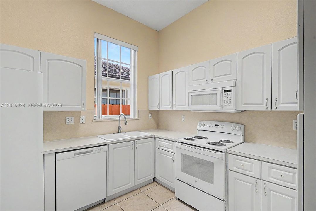 For Rent: $4,000 (4 beds, 2 baths, 1935 Square Feet)