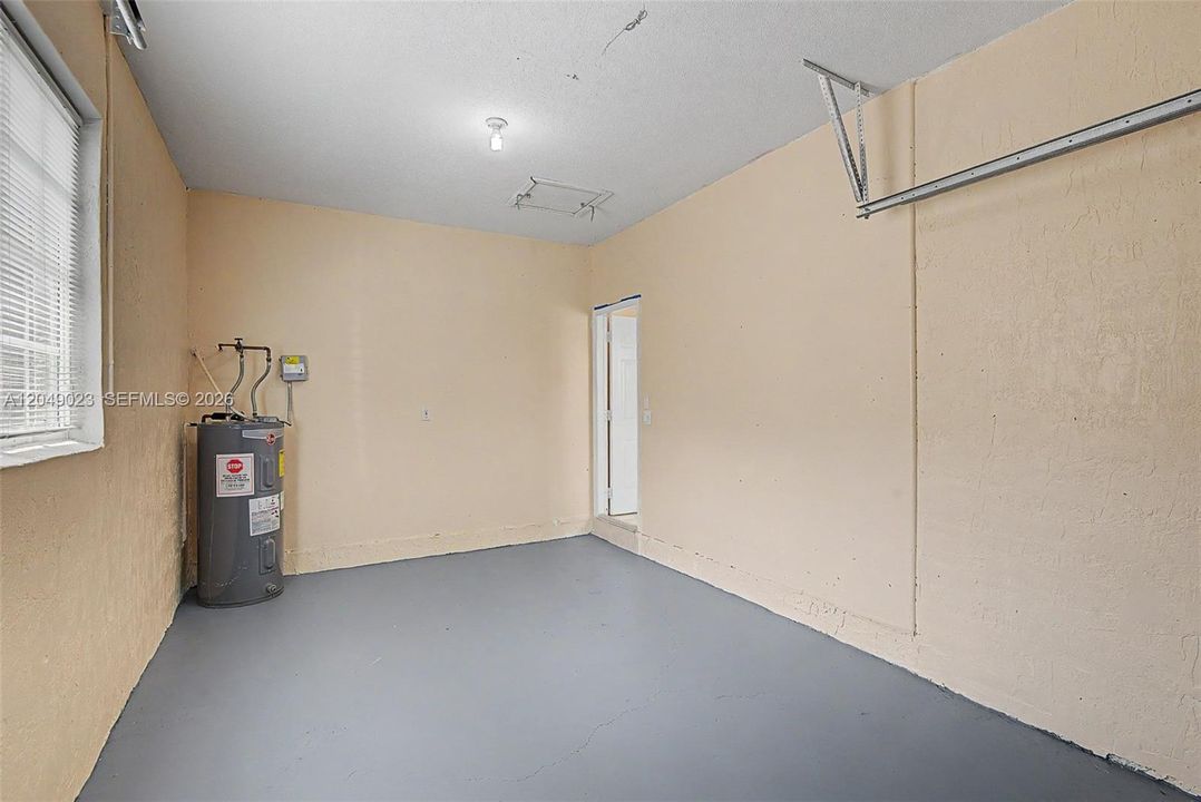 For Rent: $4,000 (4 beds, 2 baths, 1935 Square Feet)