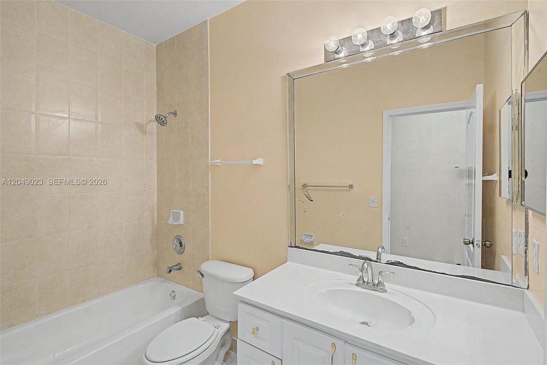 For Rent: $4,000 (4 beds, 2 baths, 1935 Square Feet)