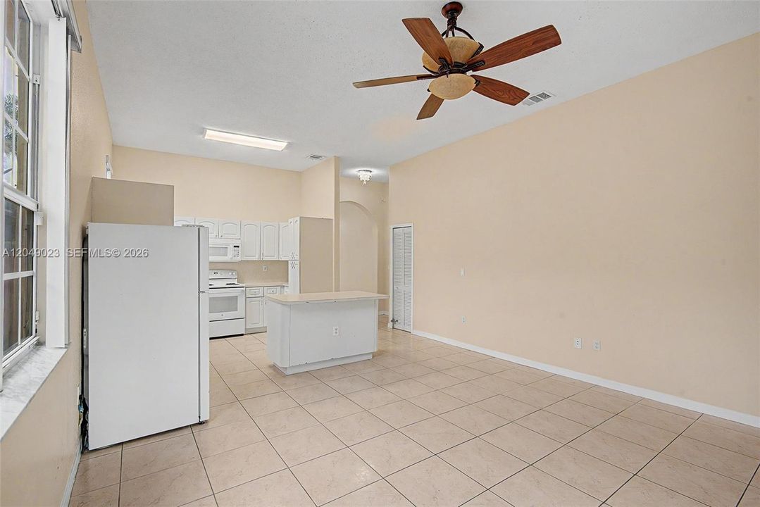 For Rent: $4,000 (4 beds, 2 baths, 1935 Square Feet)
