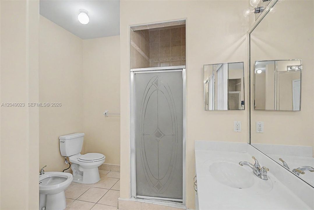 For Rent: $4,000 (4 beds, 2 baths, 1935 Square Feet)