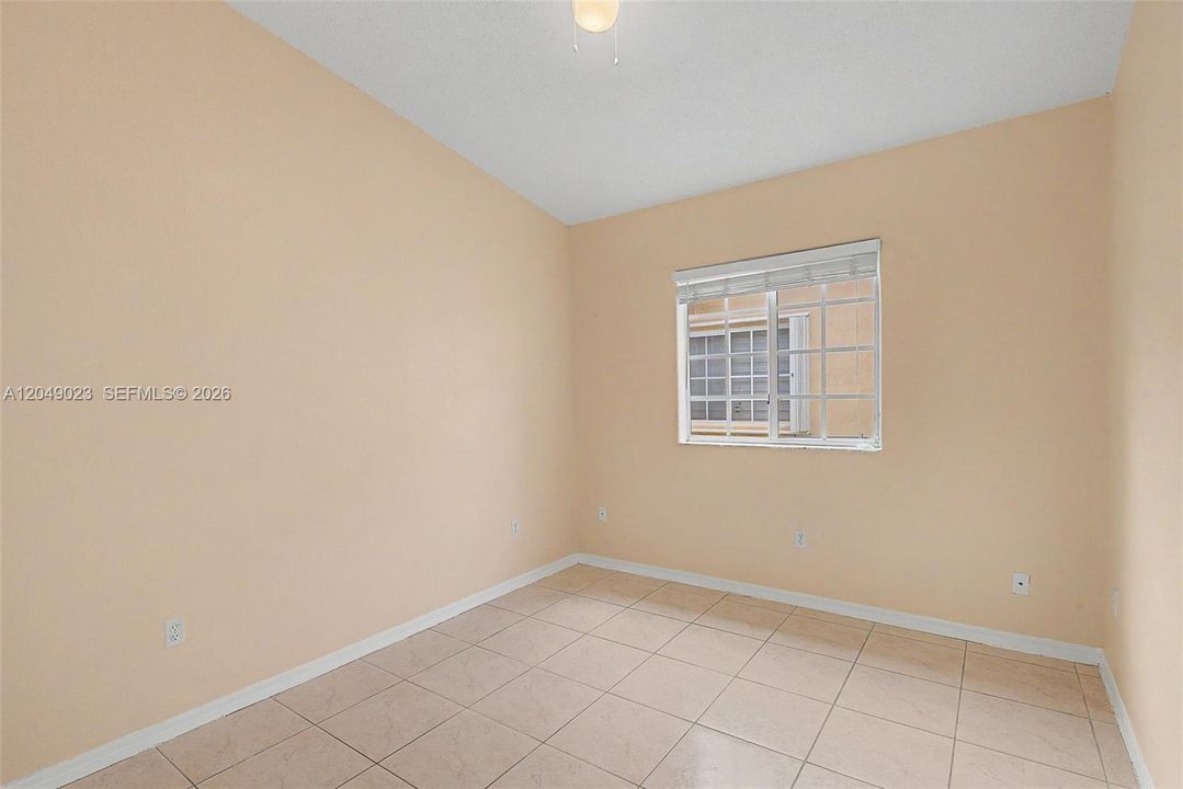 For Rent: $4,000 (4 beds, 2 baths, 1935 Square Feet)