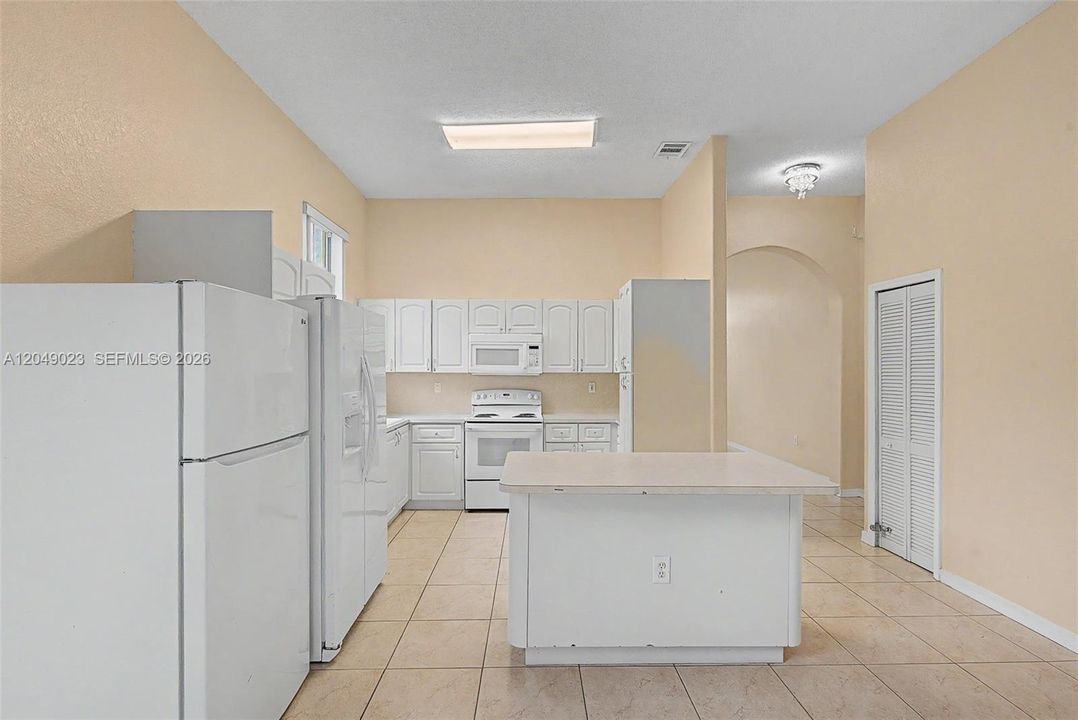 For Rent: $4,000 (4 beds, 2 baths, 1935 Square Feet)