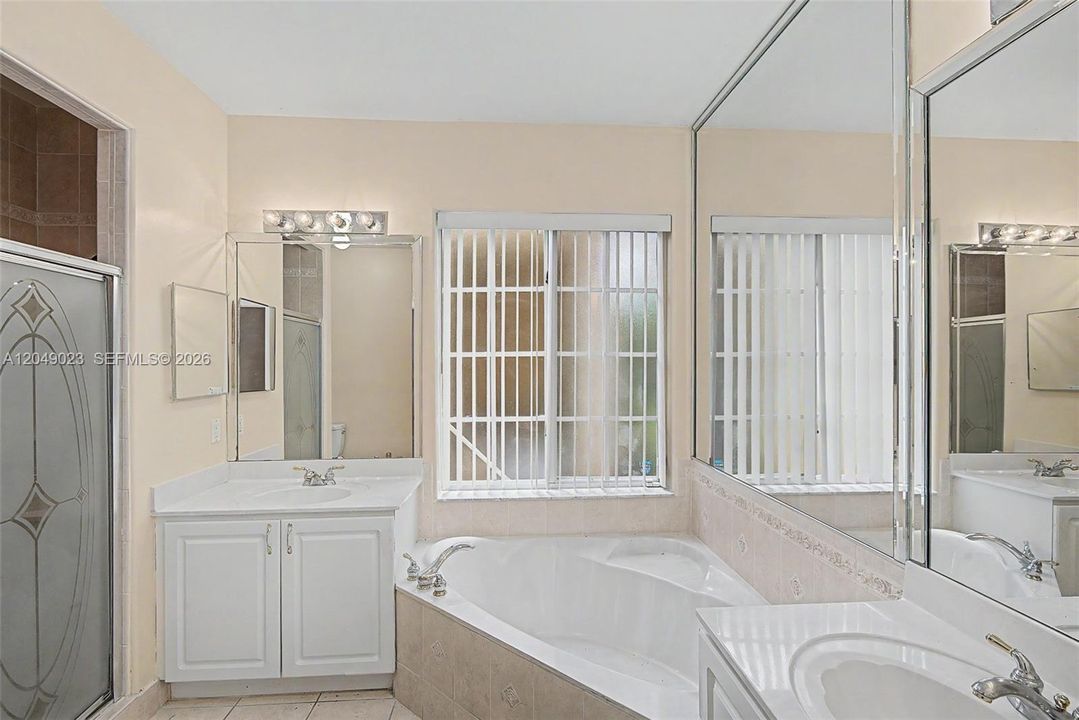 For Rent: $4,000 (4 beds, 2 baths, 1935 Square Feet)