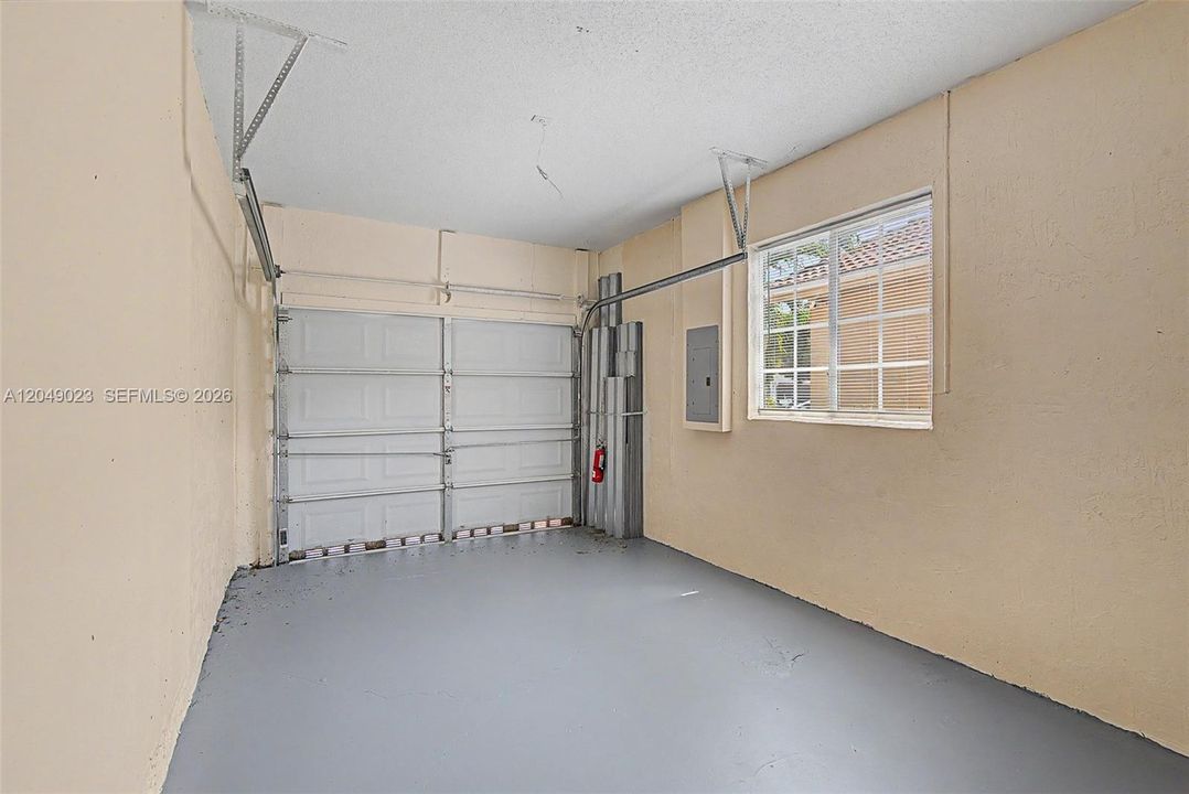 For Rent: $4,000 (4 beds, 2 baths, 1935 Square Feet)
