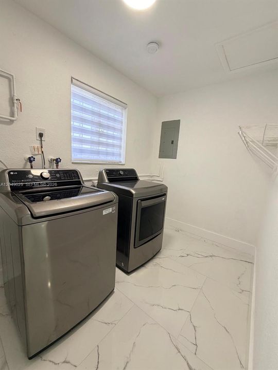 En Renta: $4,500 (4 camas, 2 baños, 1620 Pies cuadrados)