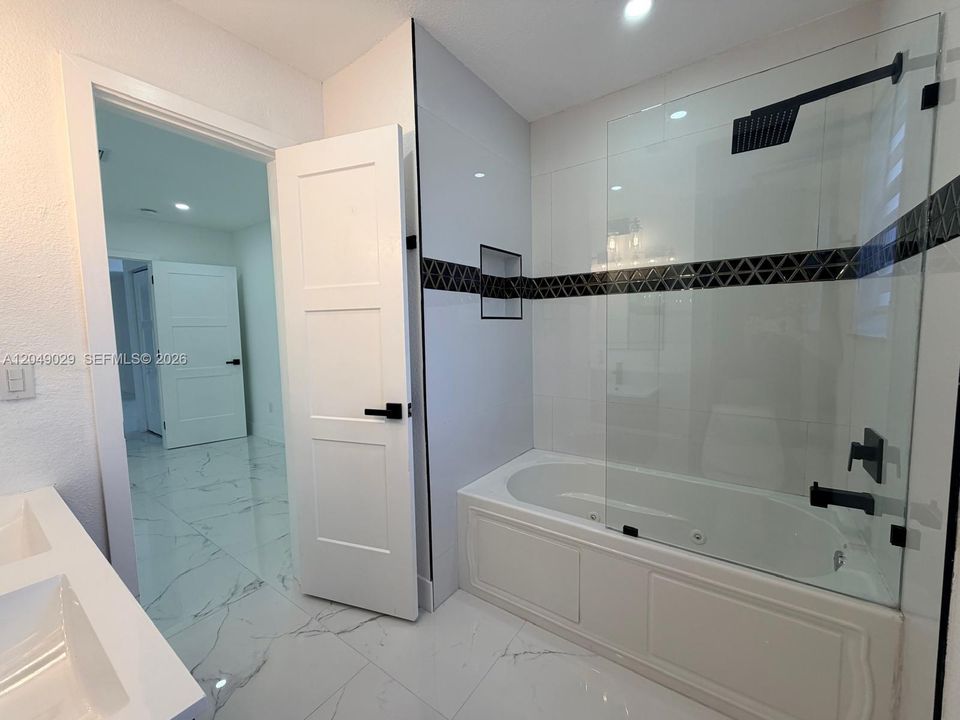En Renta: $4,500 (4 camas, 2 baños, 1620 Pies cuadrados)
