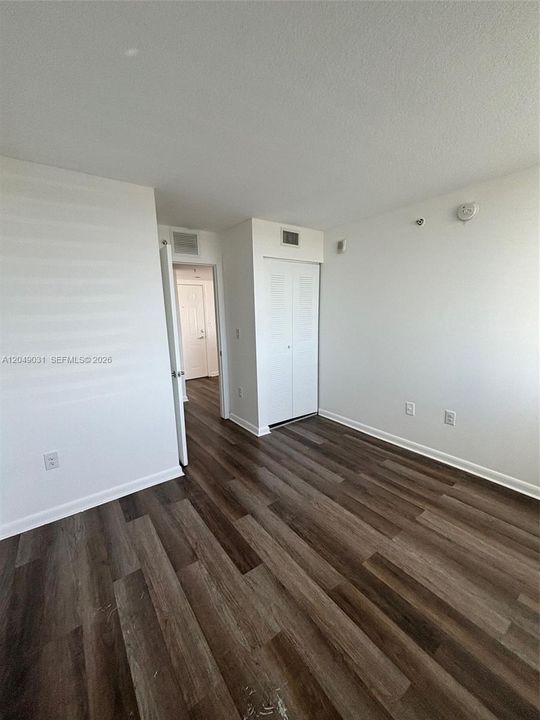 For Rent: $2,400 (2 beds, 2 baths, 849 Square Feet)