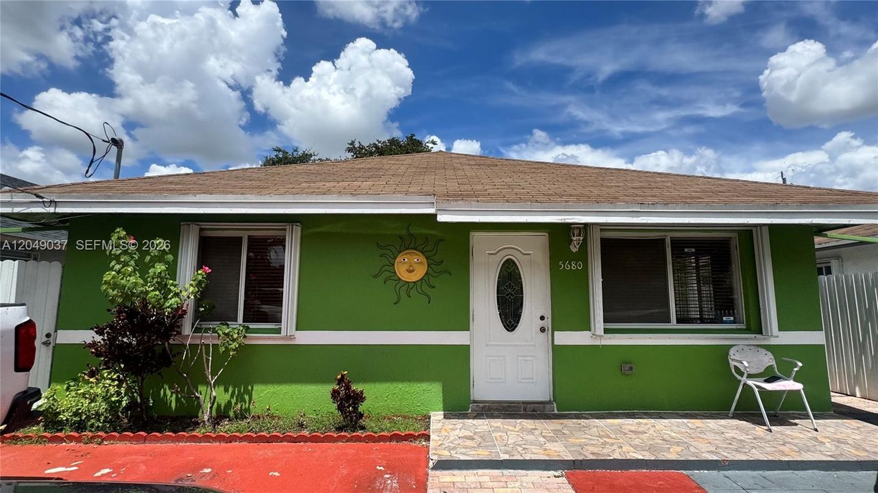 For Rent: $3,500 (3 beds, 2 baths, 1410 Square Feet)
