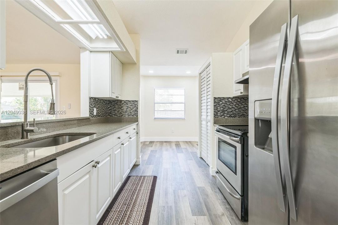 For Rent: $2,300 (3 beds, 2 baths, 1481 Square Feet)