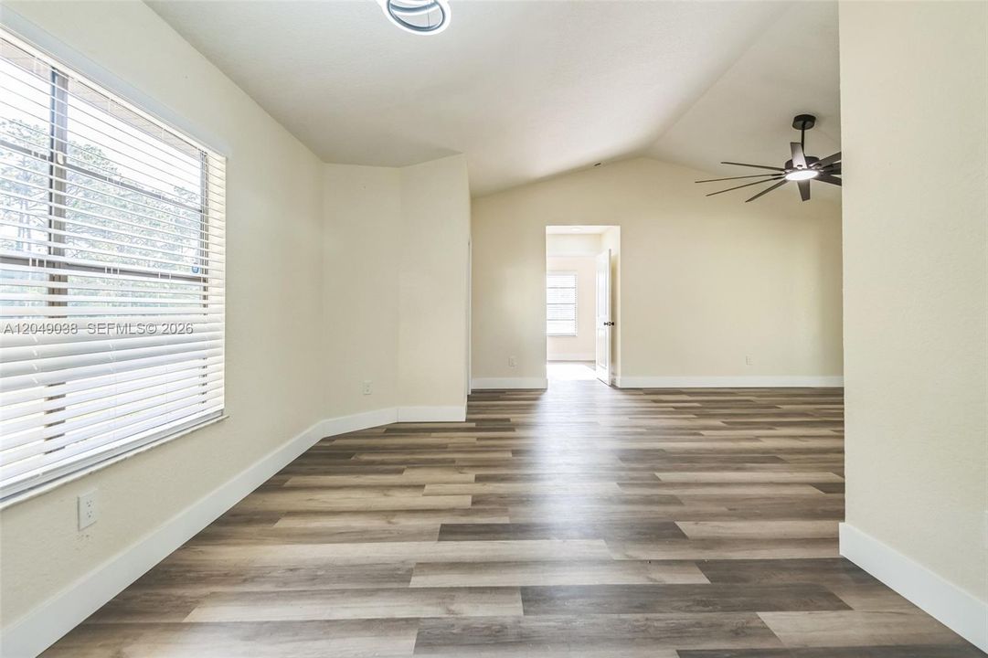 For Rent: $2,300 (3 beds, 2 baths, 1481 Square Feet)