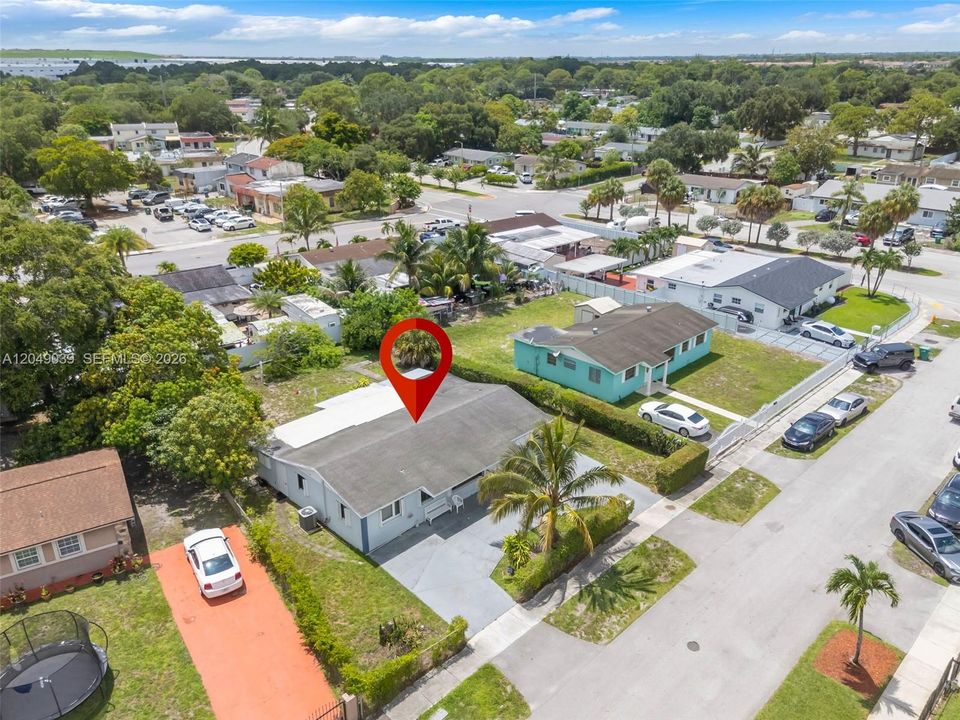 For Sale: $735,000 (5 beds, 3 baths, 1688 Square Feet)