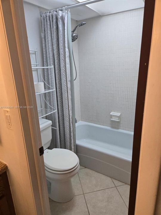 For Rent: $1,575 (1 beds, 1 baths, 800 Square Feet)