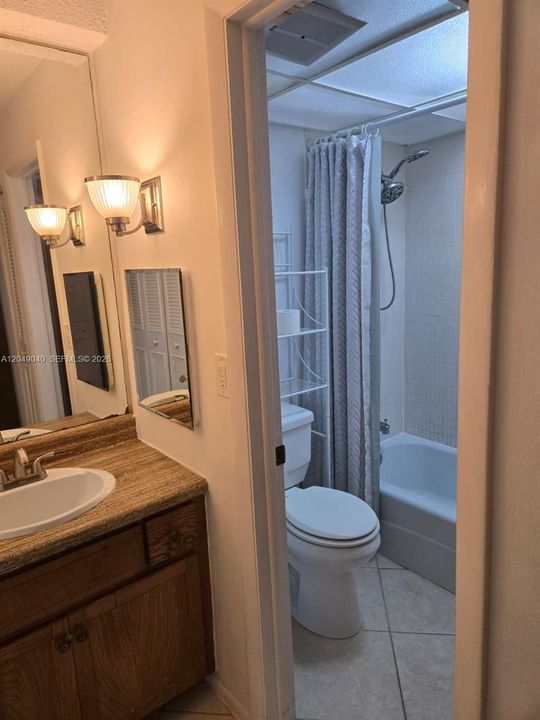 For Rent: $1,575 (1 beds, 1 baths, 800 Square Feet)