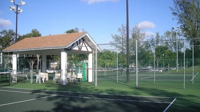 For Rent: $1,575 (1 beds, 1 baths, 800 Square Feet)
