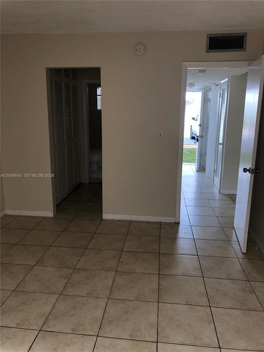 For Rent: $1,550 (1 beds, 1 baths, 668 Square Feet)