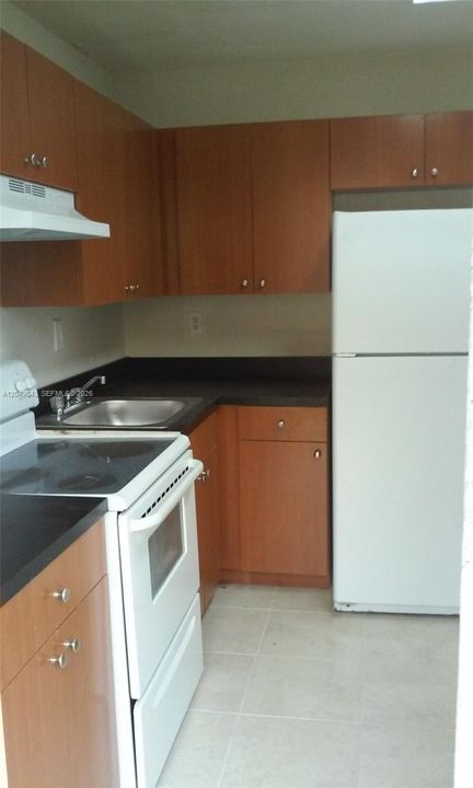 For Rent: $1,550 (1 beds, 1 baths, 668 Square Feet)