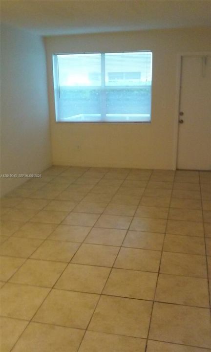 For Rent: $1,550 (1 beds, 1 baths, 668 Square Feet)