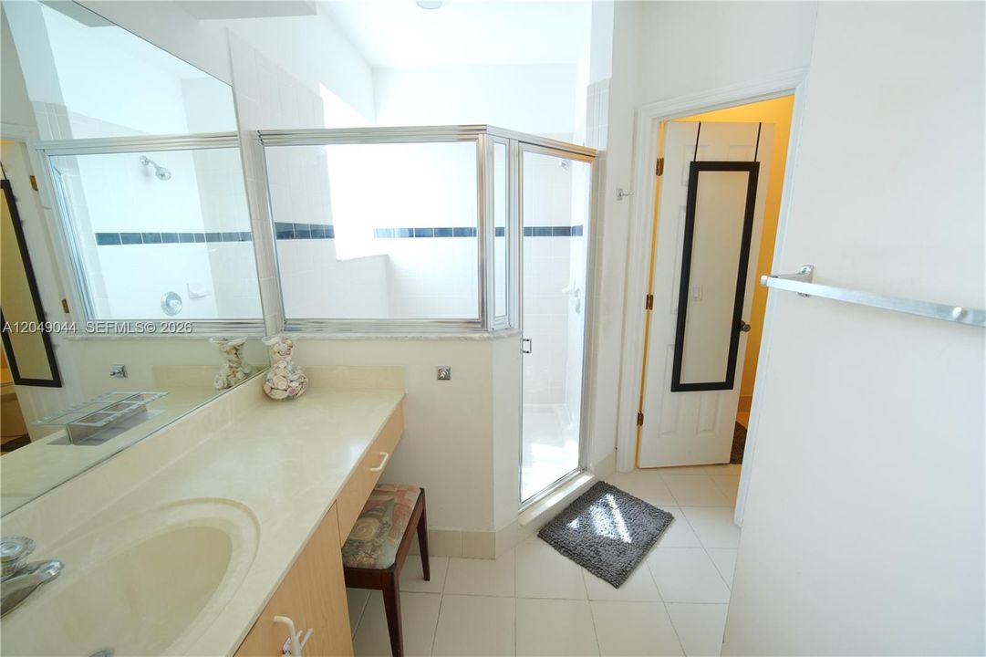 En Venta: $410,000 (3 camas, 2 baños, 1693 Pies cuadrados)