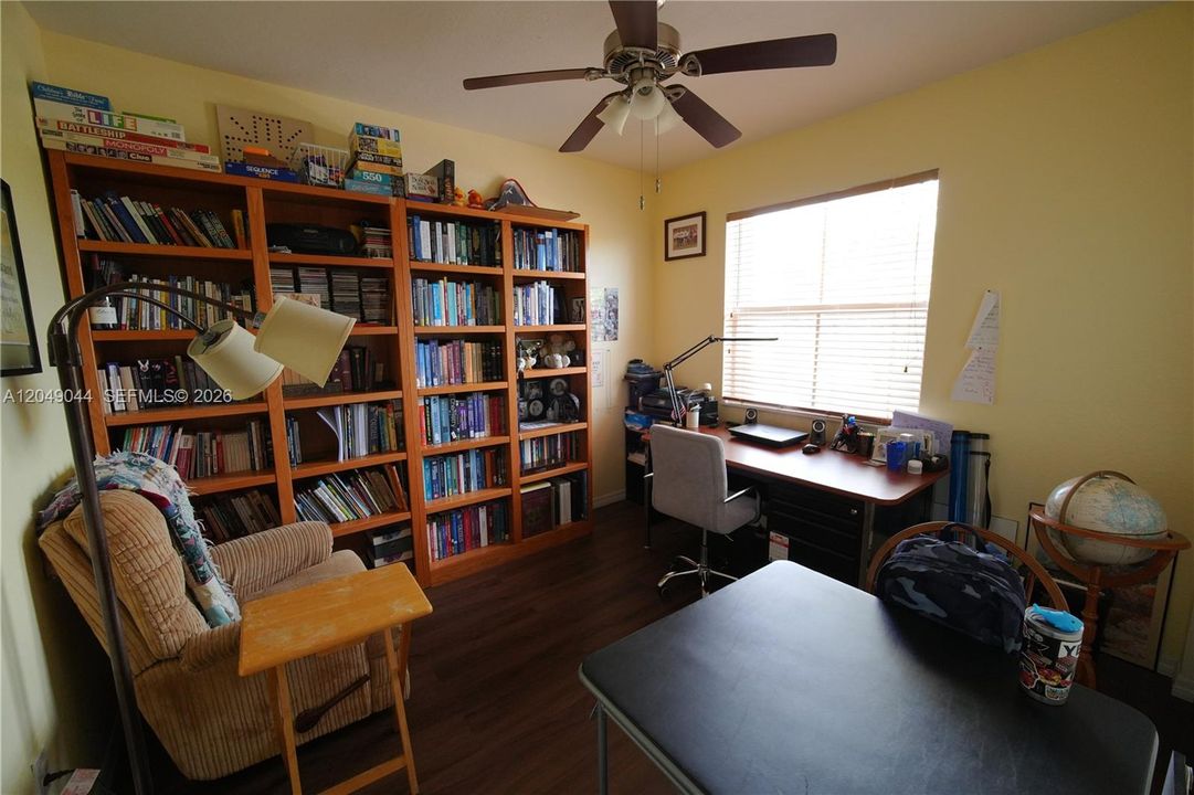 En Venta: $410,000 (3 camas, 2 baños, 1693 Pies cuadrados)