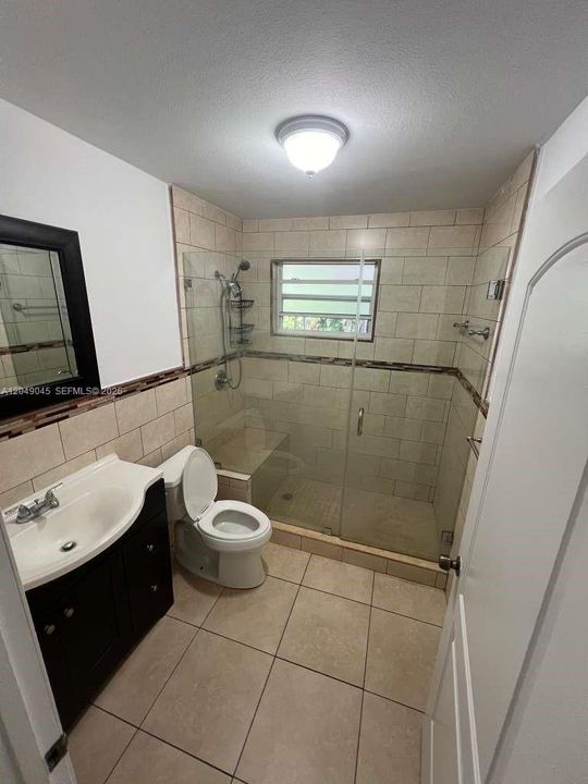 For Rent: $4,600 (5 beds, 4 baths, 950 Square Feet)