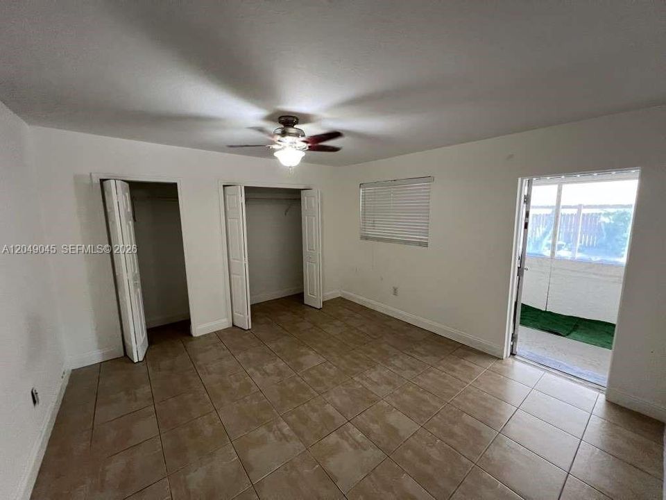 For Rent: $4,600 (5 beds, 4 baths, 950 Square Feet)