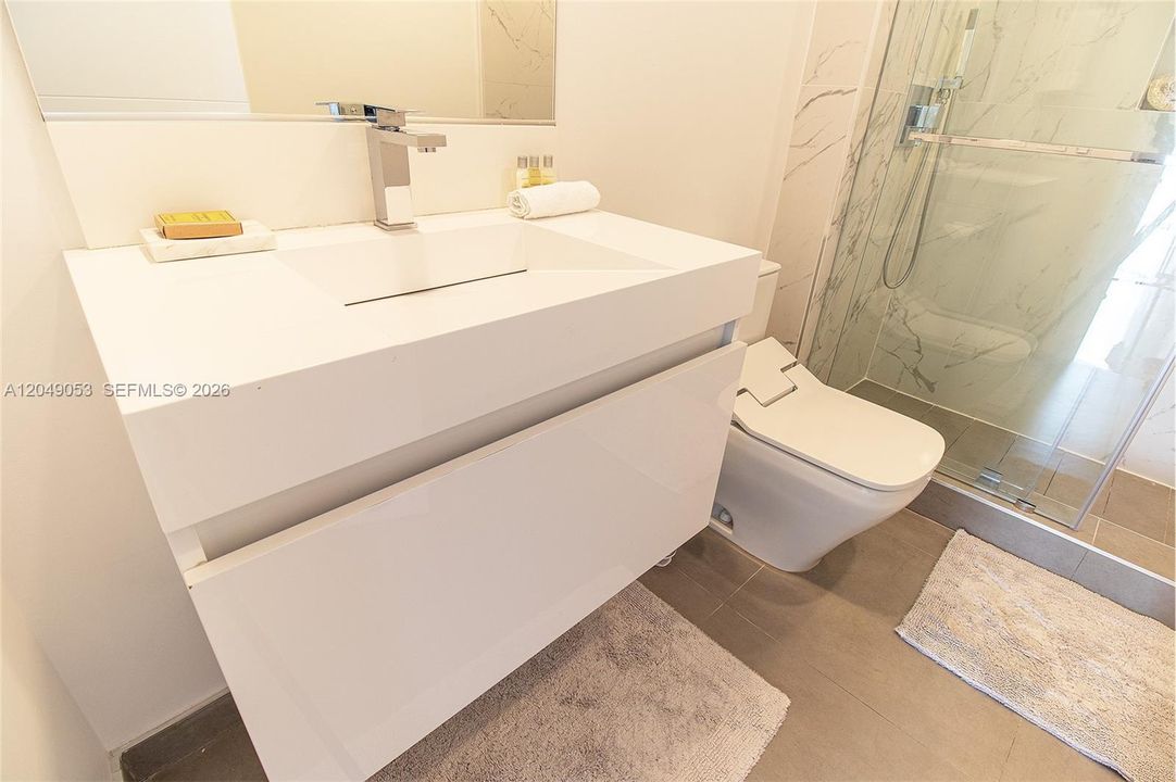 For Sale: $1,200,000 (2 beds, 2 baths, 1470 Square Feet)