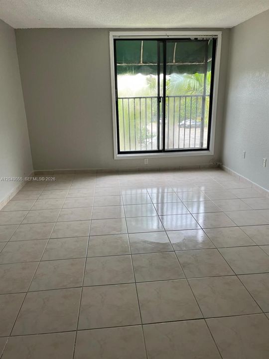 В аренду: $1,990 (2 спален, 1 ванн, 770 Квадратных фут)