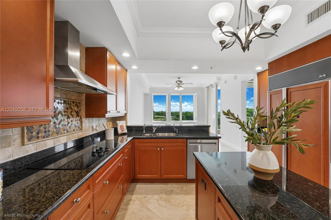 En Venta: $2,299,000 (3 camas, 3 baños, 2972 Pies cuadrados)