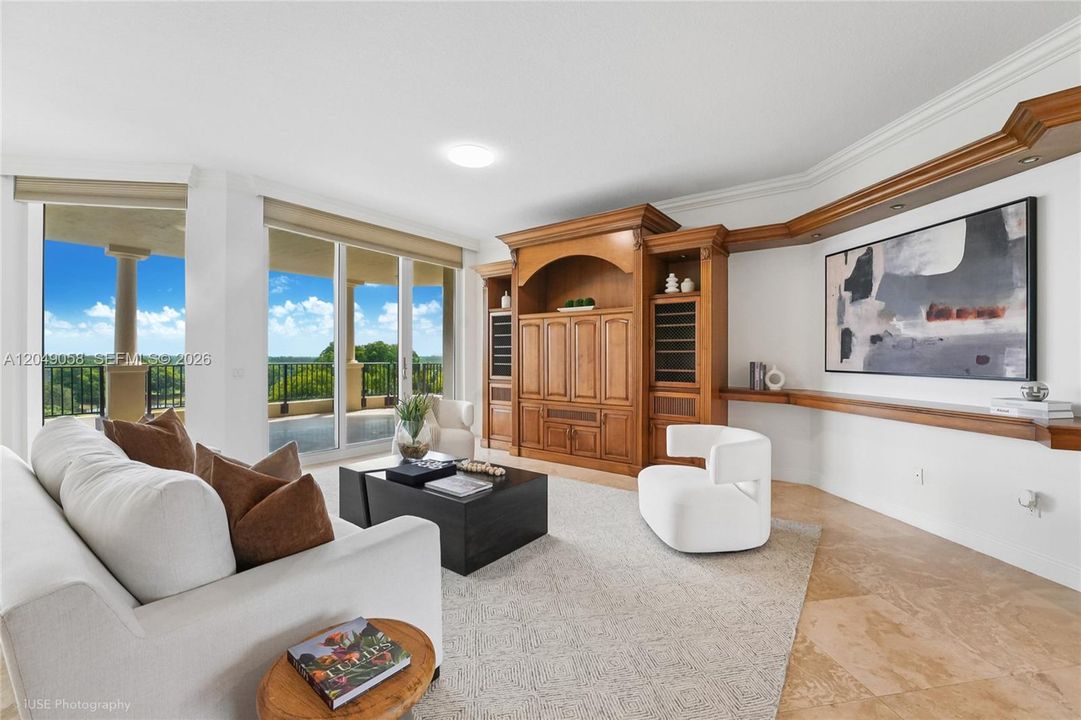 En Venta: $2,299,000 (3 camas, 3 baños, 2972 Pies cuadrados)