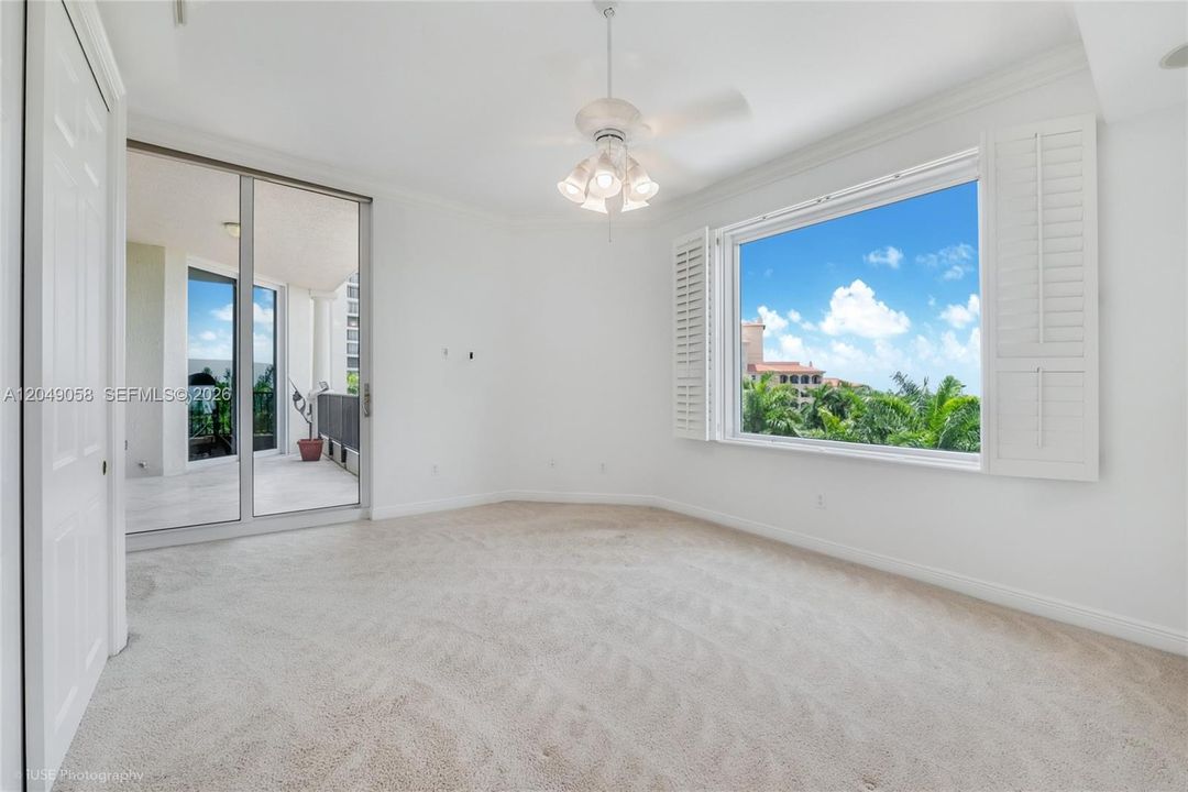 En Venta: $2,299,000 (3 camas, 3 baños, 2972 Pies cuadrados)