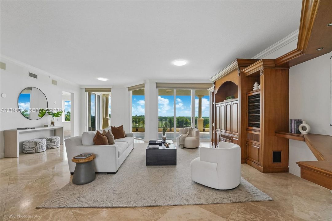 En Venta: $2,299,000 (3 camas, 3 baños, 2972 Pies cuadrados)