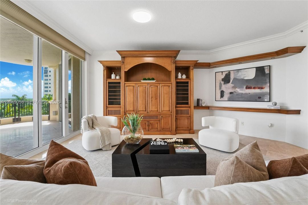 En Venta: $2,299,000 (3 camas, 3 baños, 2972 Pies cuadrados)