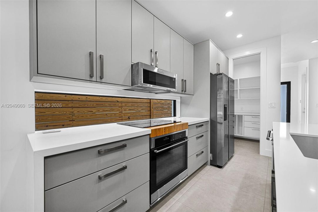 En Renta: $5,099 (3 camas, 2 baños, 1882 Pies cuadrados)