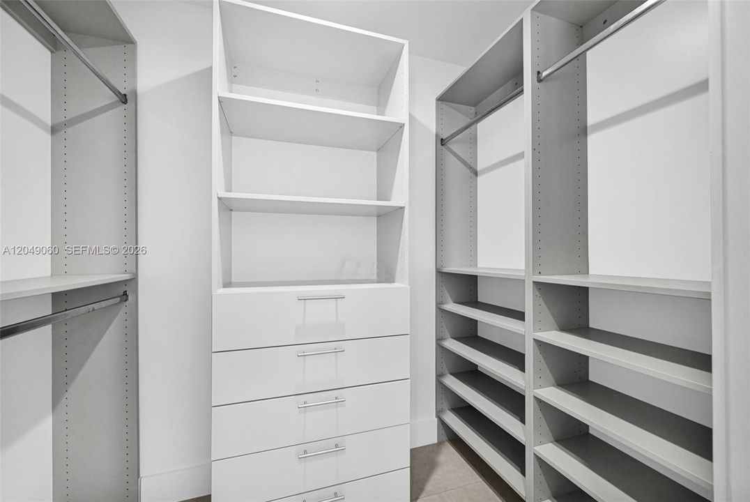 En Renta: $5,099 (3 camas, 2 baños, 1882 Pies cuadrados)