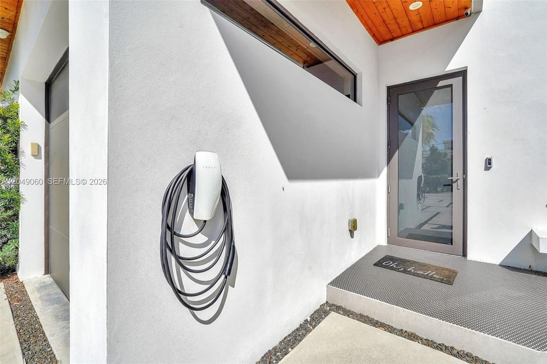En Renta: $5,099 (3 camas, 2 baños, 1882 Pies cuadrados)