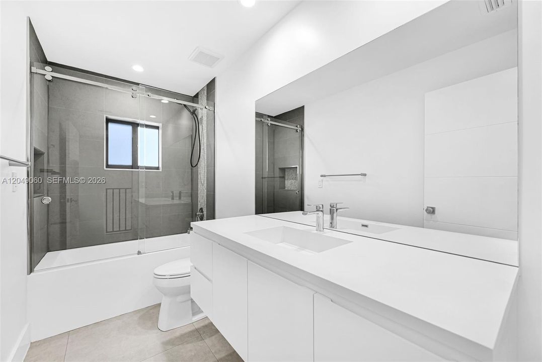 En Renta: $5,099 (3 camas, 2 baños, 1882 Pies cuadrados)