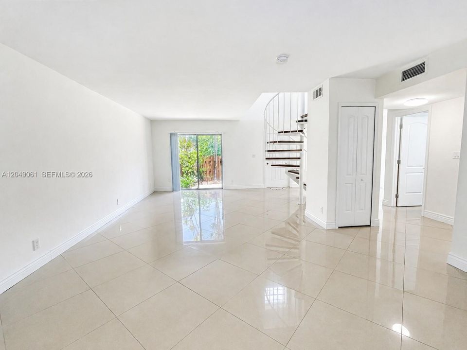 For Rent: $2,800 (3 beds, 2 baths, 1485 Square Feet)