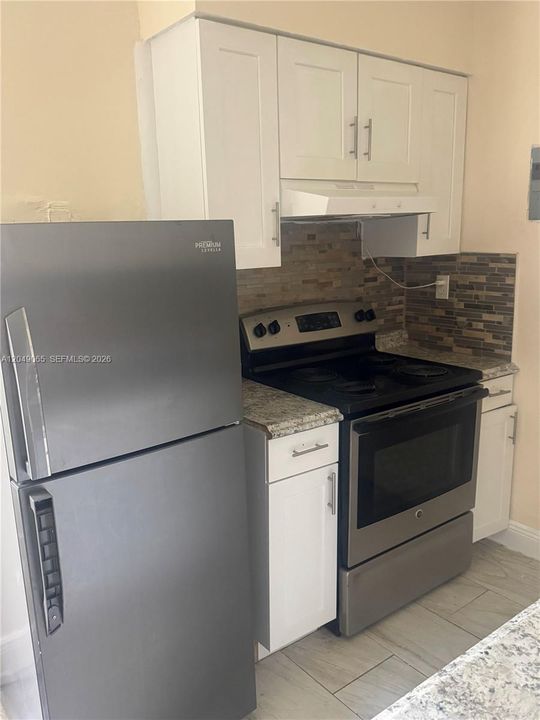 For Rent: $1,600 (1 beds, 1 baths, 9272 Square Feet)