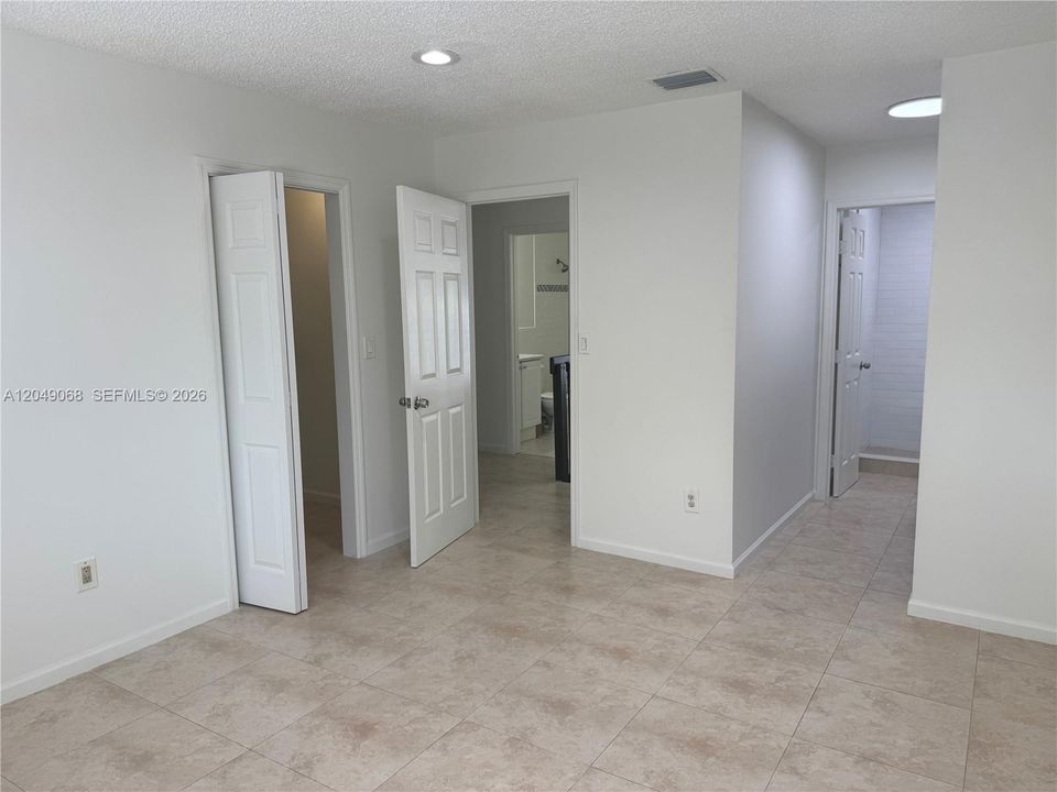 For Rent: $2,900 (3 beds, 2 baths, 1472 Square Feet)