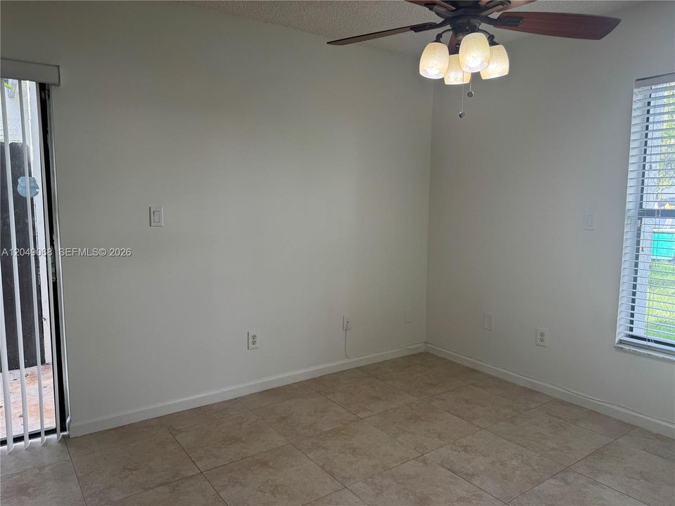 For Rent: $2,900 (3 beds, 2 baths, 1472 Square Feet)