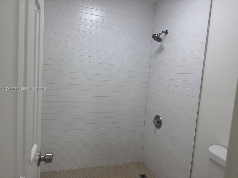 For Rent: $2,900 (3 beds, 2 baths, 1472 Square Feet)