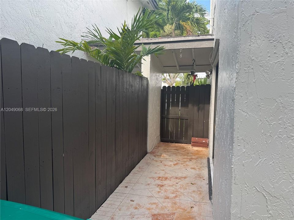 For Rent: $2,900 (3 beds, 2 baths, 1472 Square Feet)