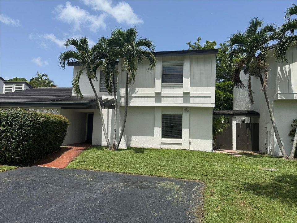 For Rent: $2,900 (3 beds, 2 baths, 1472 Square Feet)