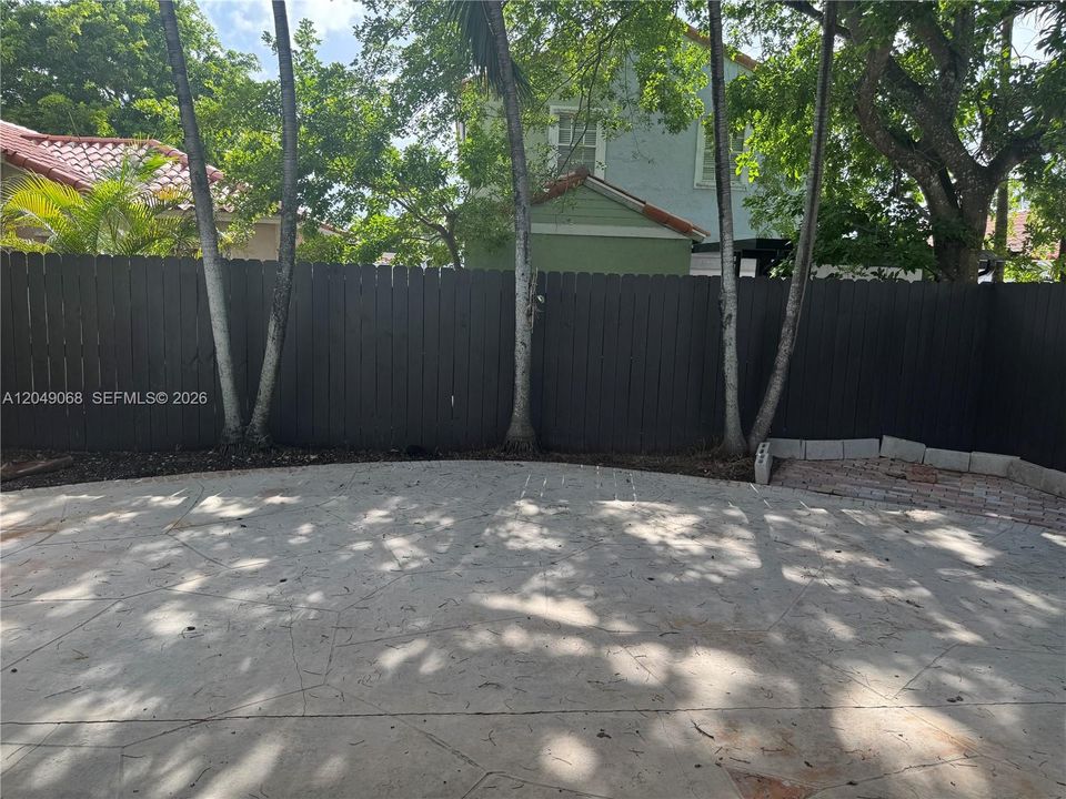 For Rent: $2,900 (3 beds, 2 baths, 1472 Square Feet)