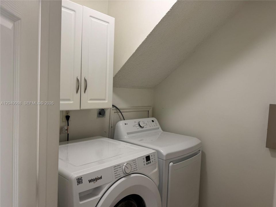For Rent: $2,900 (3 beds, 2 baths, 1472 Square Feet)
