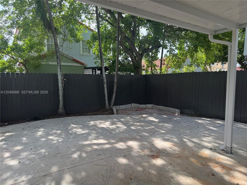 For Rent: $2,900 (3 beds, 2 baths, 1472 Square Feet)