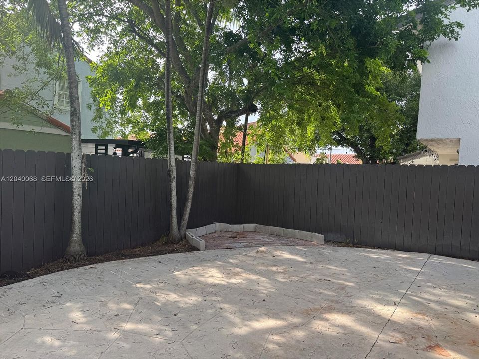 For Rent: $2,900 (3 beds, 2 baths, 1472 Square Feet)